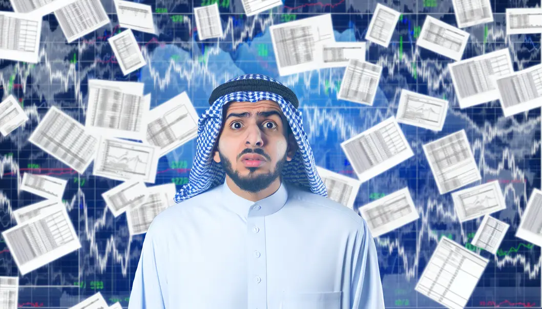 Trader thiết lập lệnh dừng lỗ trên màn hình giao dịch.